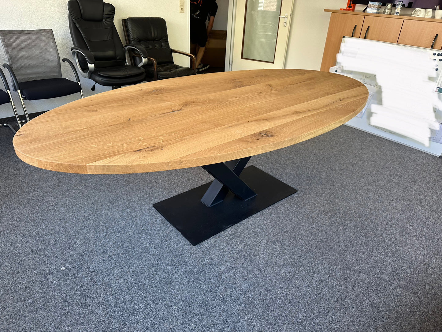 Tisch Eiche Oval 240x120cm Gerade Kante mit V Gestell|Bürotisch / Besprechungstisch