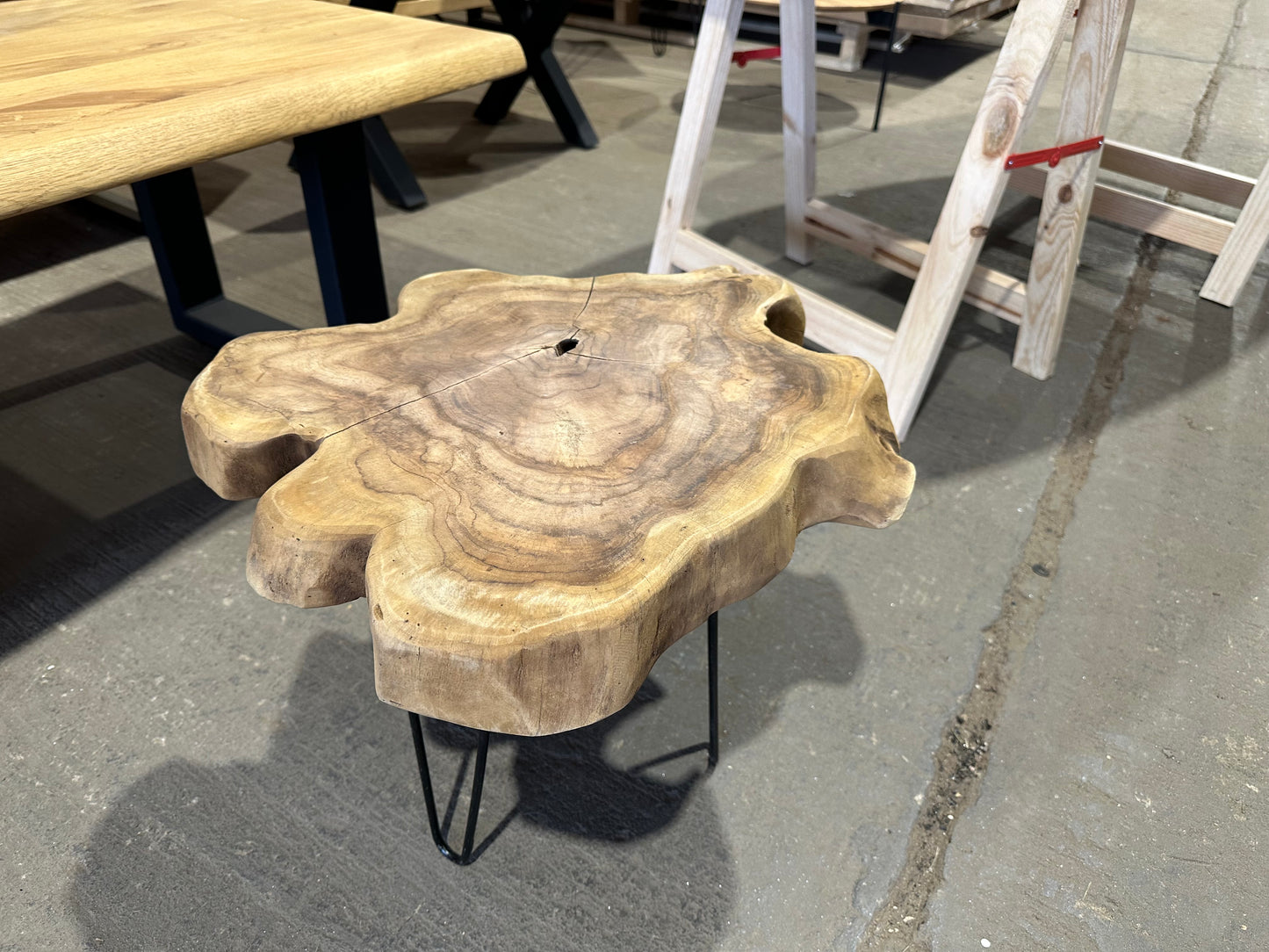 Unikat Couchtisch Einzigartige Baumscheibe mit Harpin Hestell | ca. 45cm Durchmesser