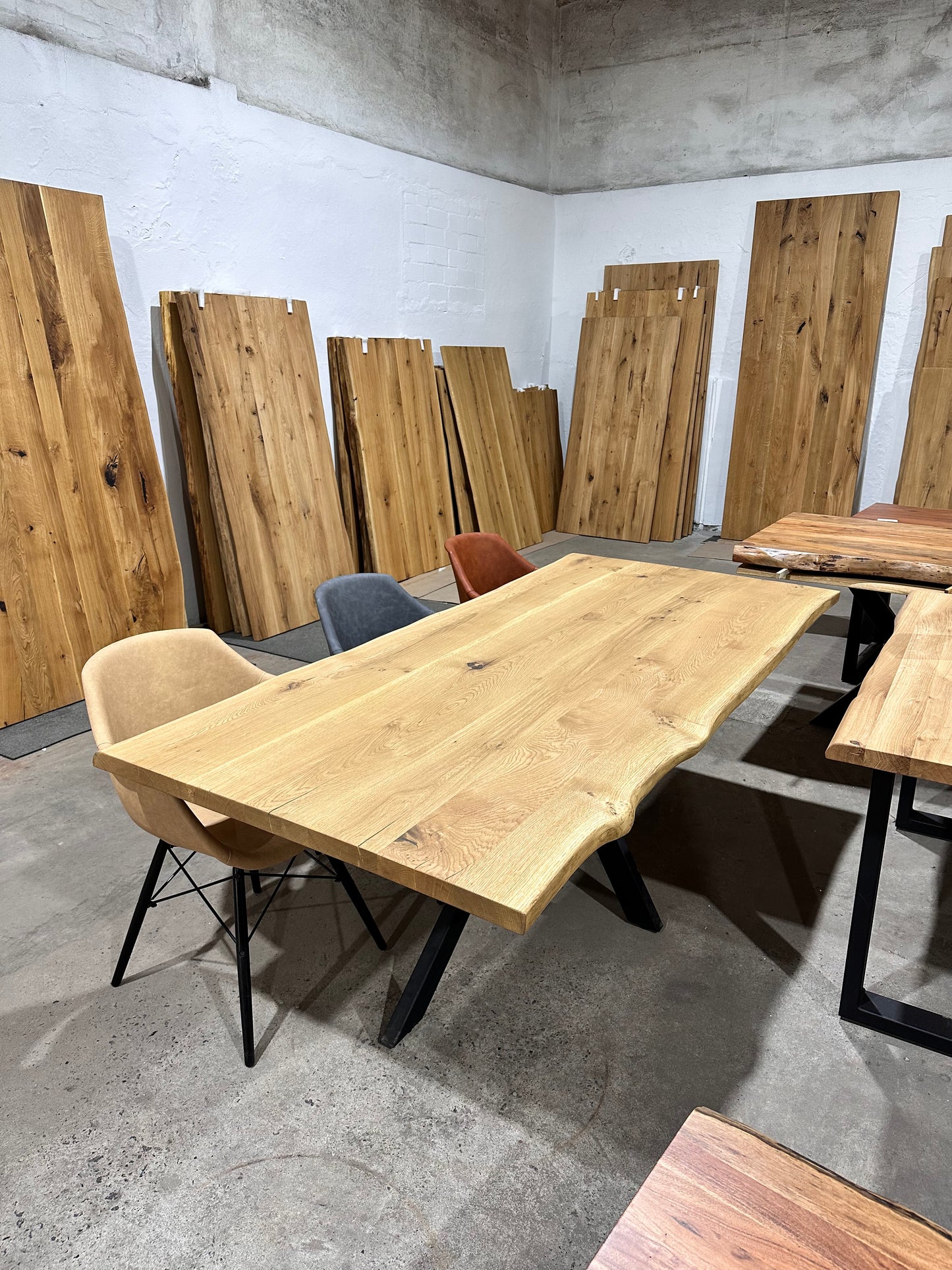 Esstisch Eiche 220x100 Baumkante mit Spider Beine | VollHolz 4cm