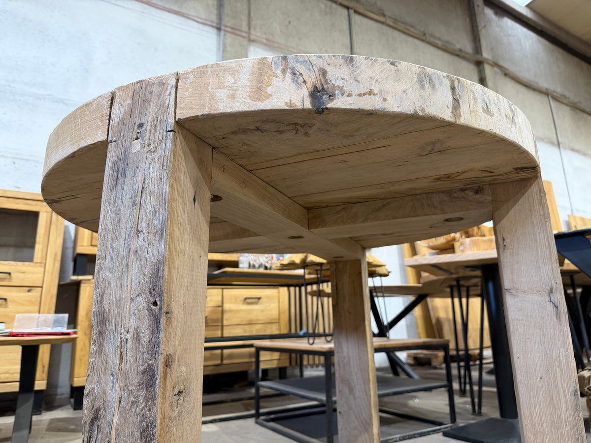 Runder Tisch aus massiver Alteiche – Ø 90 cm