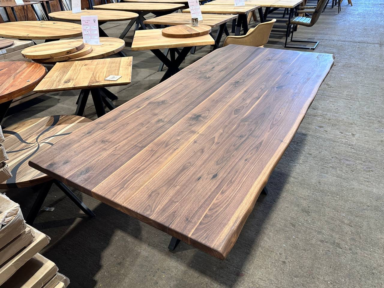 Holztisch aus Nussbaum 240x100cm mit Spider / U / X Gestell