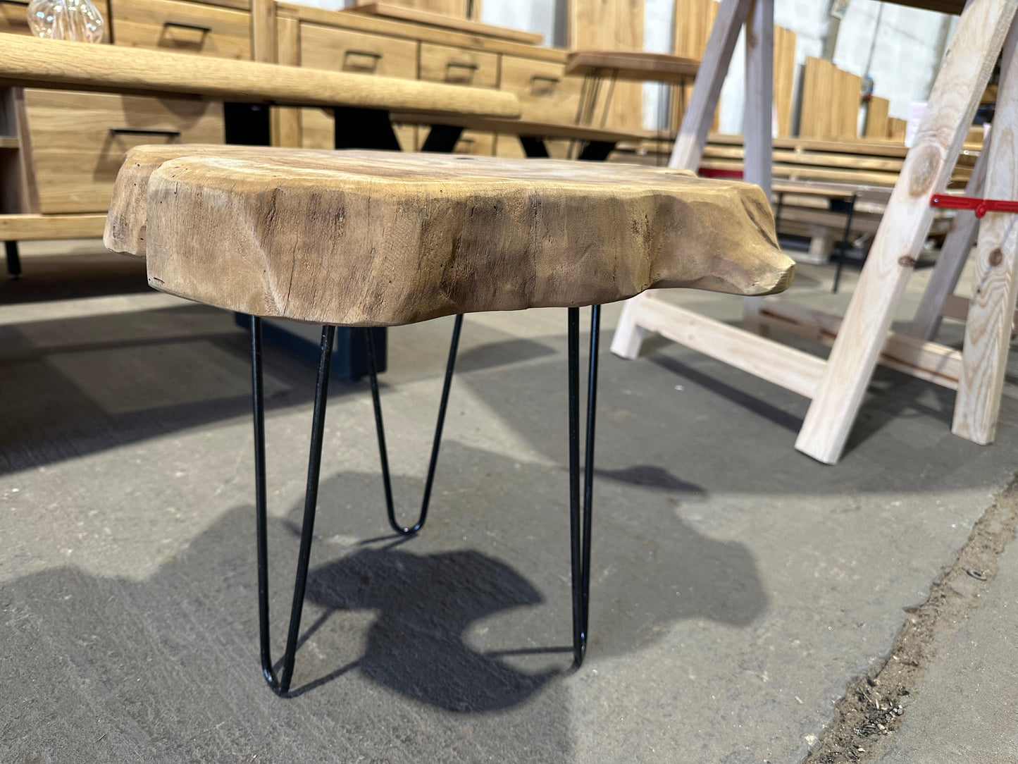 Unikat Couchtisch Einzigartige Baumscheibe mit Harpin Hestell | ca. 45cm Durchmesser