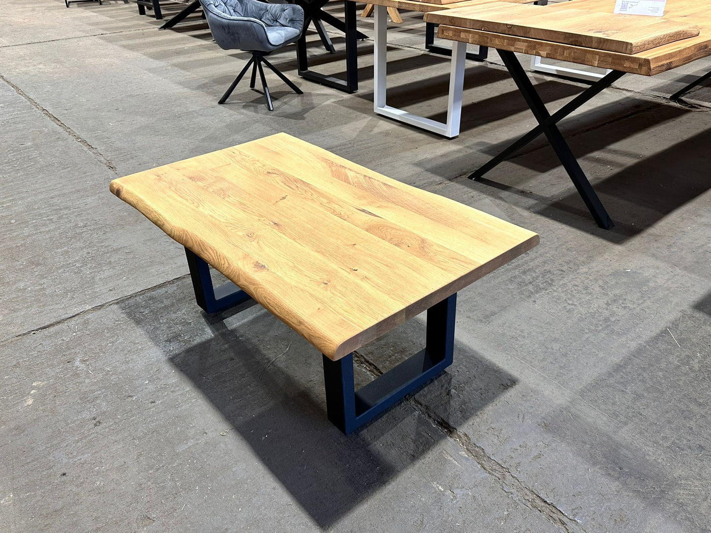 Couchtisch aus Eichenholz | 115x65 mit Baumkanten