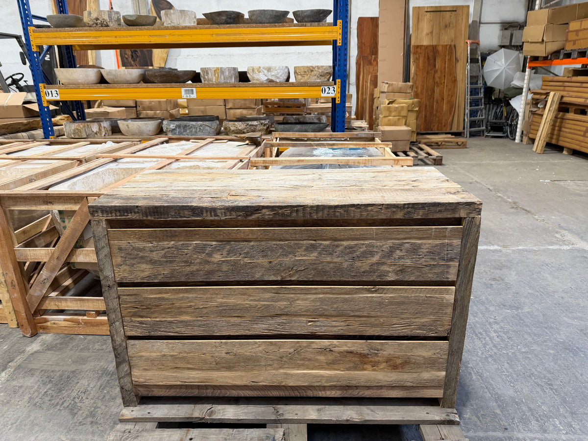 Kommode aus massiver Alteiche – 120 × 51 × 82 cm