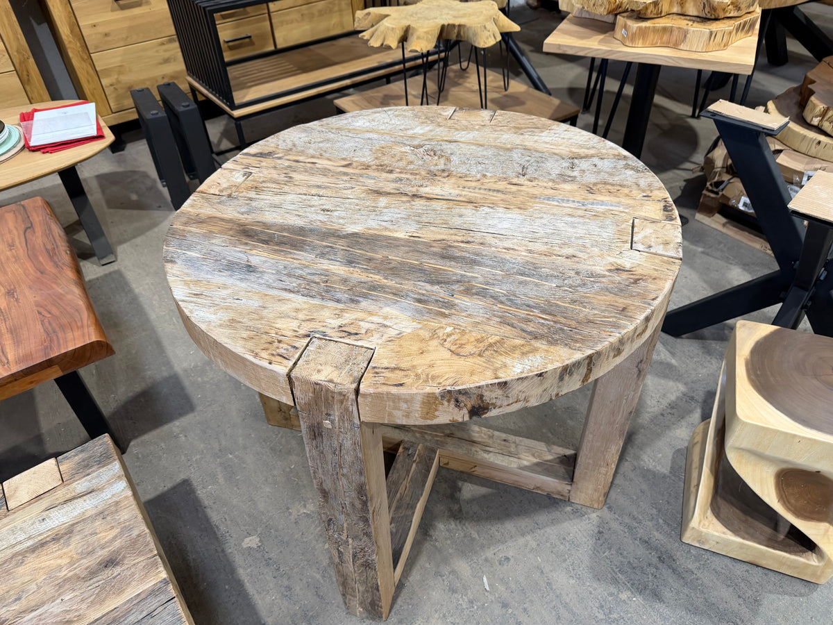 Runder Tisch aus massiver Alteiche – Ø 90 cm