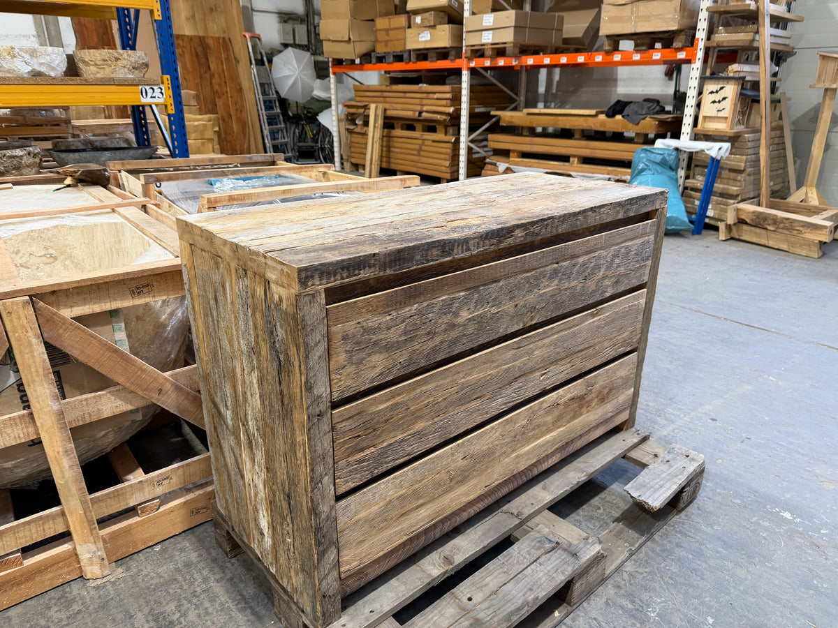 Kommode aus massiver Alteiche – 120 × 51 × 82 cm