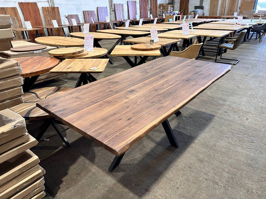 Holztisch aus Nussbaum 240x100cm mit Spider / U / X Gestell