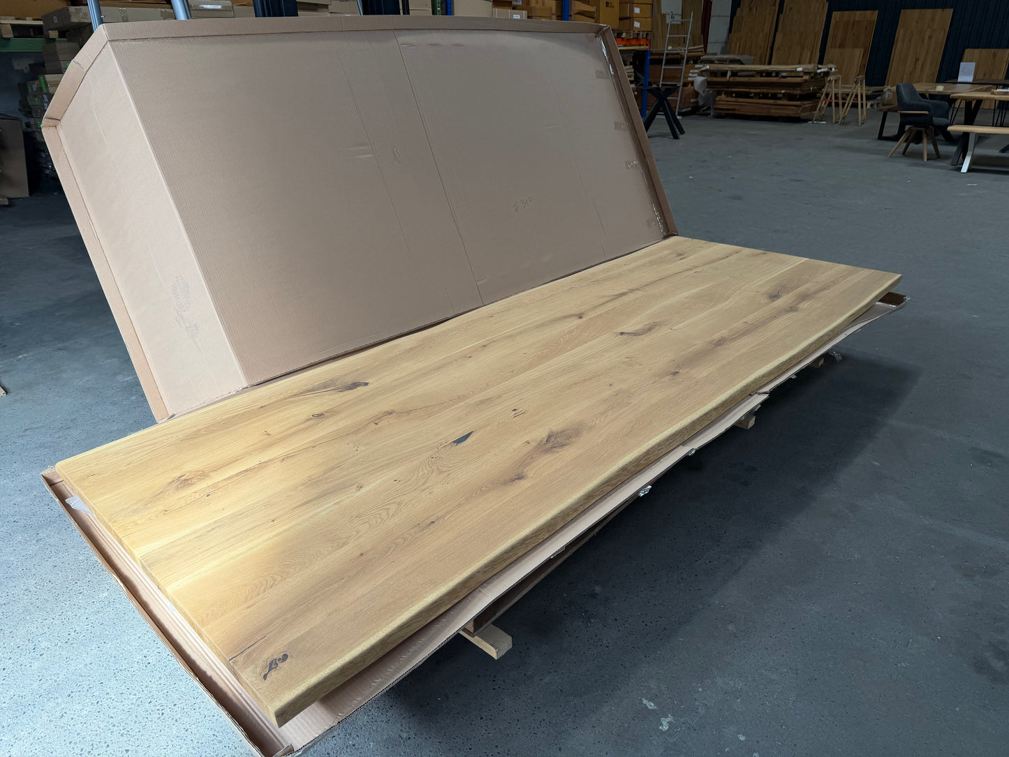 Massiver Esstisch | Bürotisch | Konferenztisch aus Eiche 320 × 115 cm – 4 cm Vollmassiv