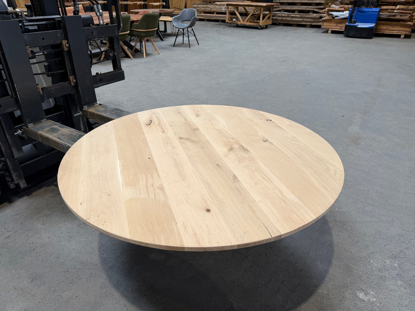 Runde Eiche Tischplatte mit Schweizer Kante – Ø 130 cm