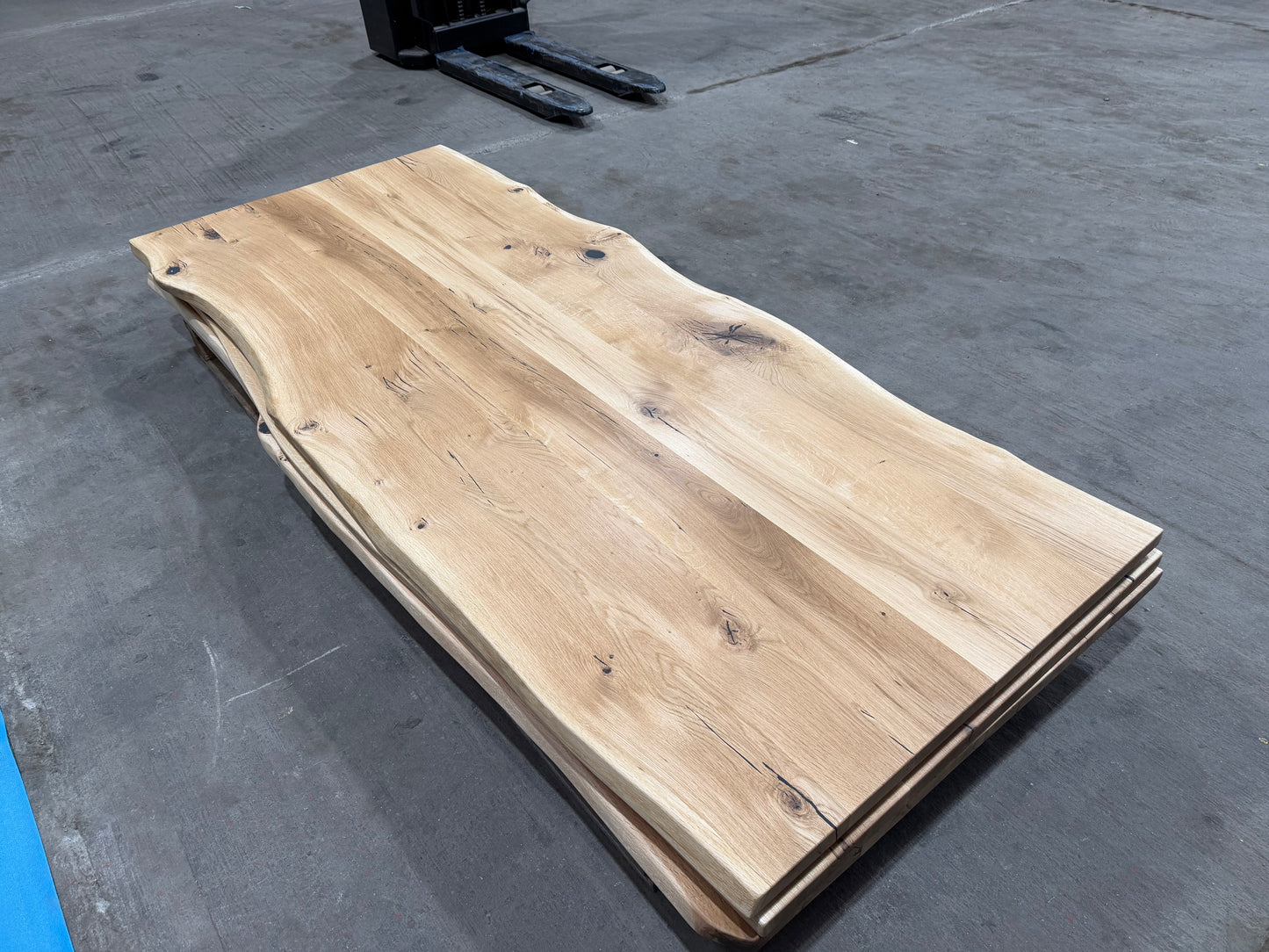 Massive Eichenholz-Tischplatte 240 × 100 cm – 4 cm – Naturkante – Geölt – Sofort verfügbar