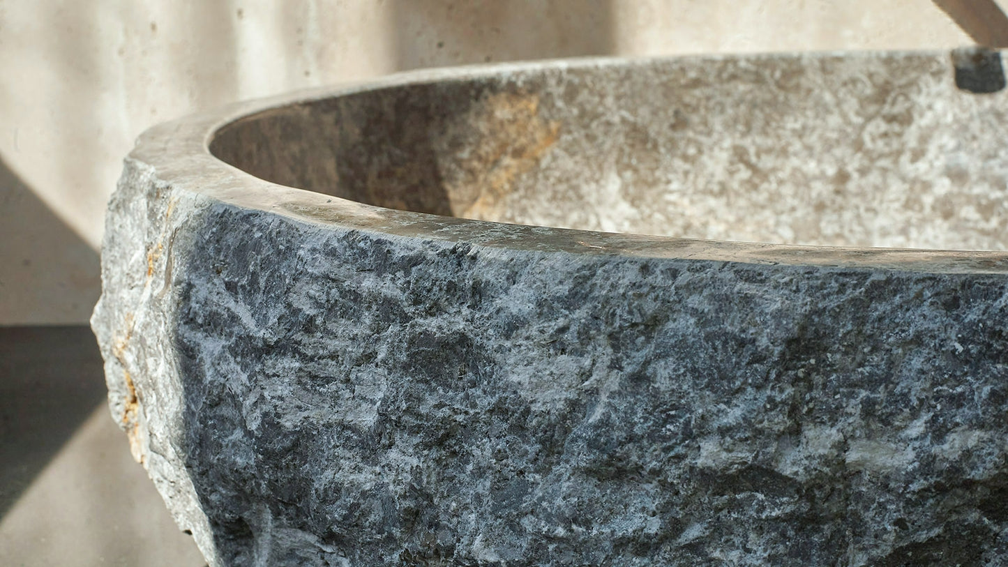 Luxuriöses Naturstein Waschbecken aus Marble Grey Marmor – Ein echtes Unikat