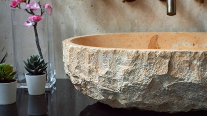 Luxuriöses Naturstein Waschbecken „Distrito“ aus Jura Beige Marmor – Rock Struktur
