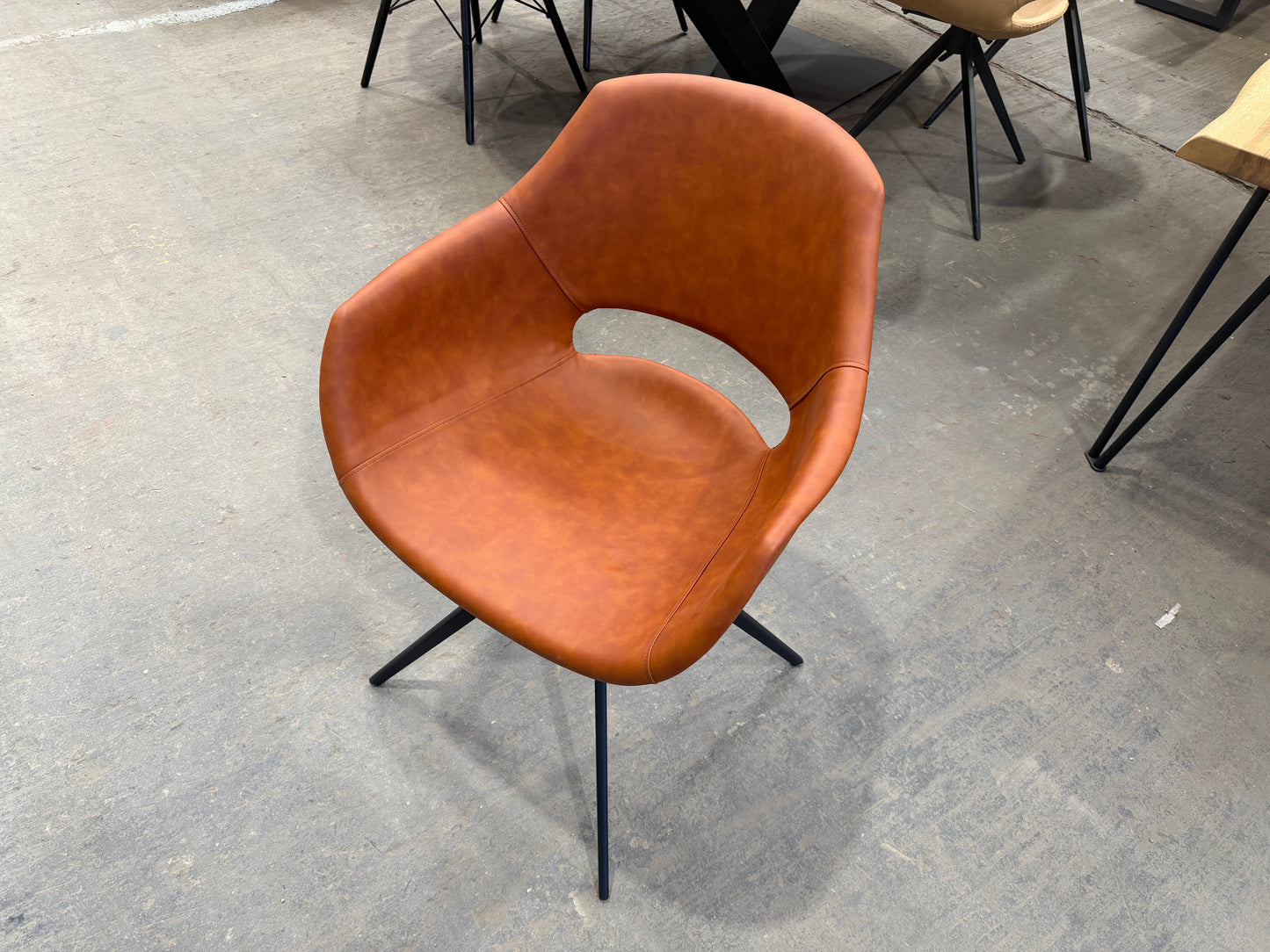 Armlehnstuhl - drehbar - Kunstleder - Cognac Braun - B58|H86|T59cm