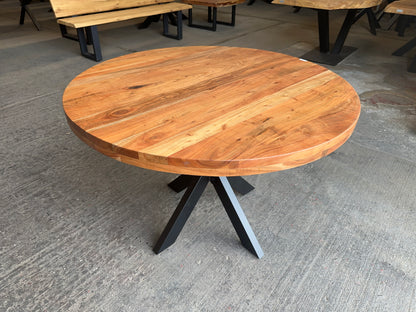 Holztisch Akazie Massiv Rund 110cm mit Spider Gestell